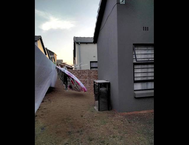 2 BEDROOM HOUSE FOR SALE IN SOUTH HILLS